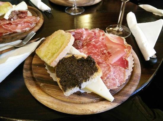 A Casa Di Bacco Wine Bar