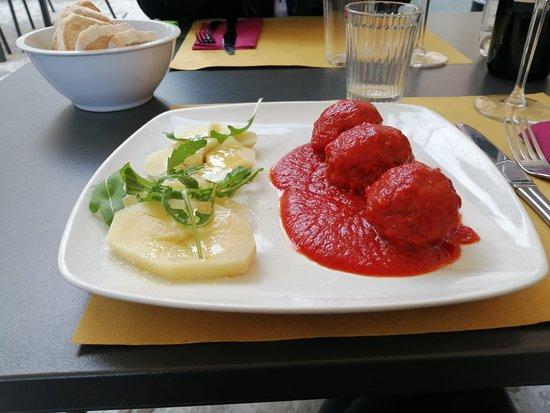 Gusto Bistro