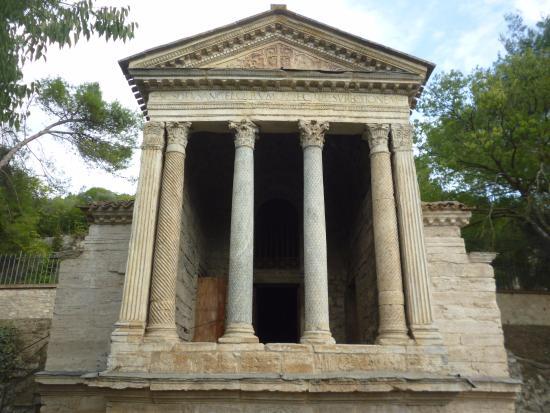 Tempietto del Clitunno